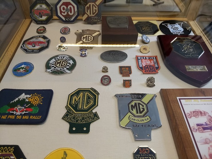 MG Car Club là nơi trưng bày hàng loạt các kỷ vật cổ điển của MG, từ những bức tranh, ảnh đến những kỷ vật sưu tầm, mô hình thu nhỏ.
